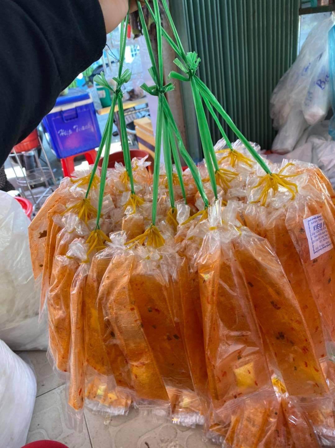 bánh tráng xâu dẻo cuốn bơ