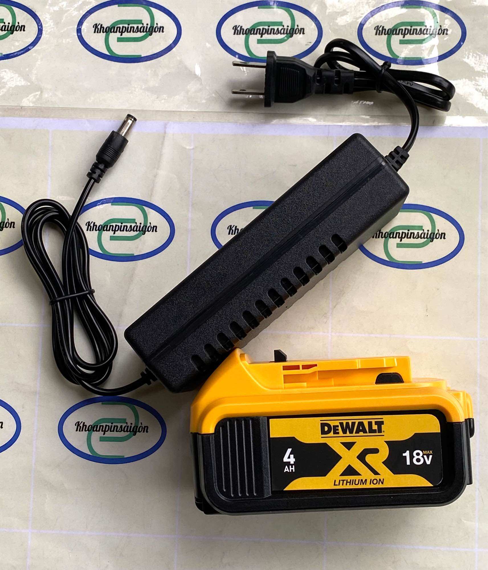 Pin đóng dewalt 20V 4ah- 5ah dùng cho máy hãng