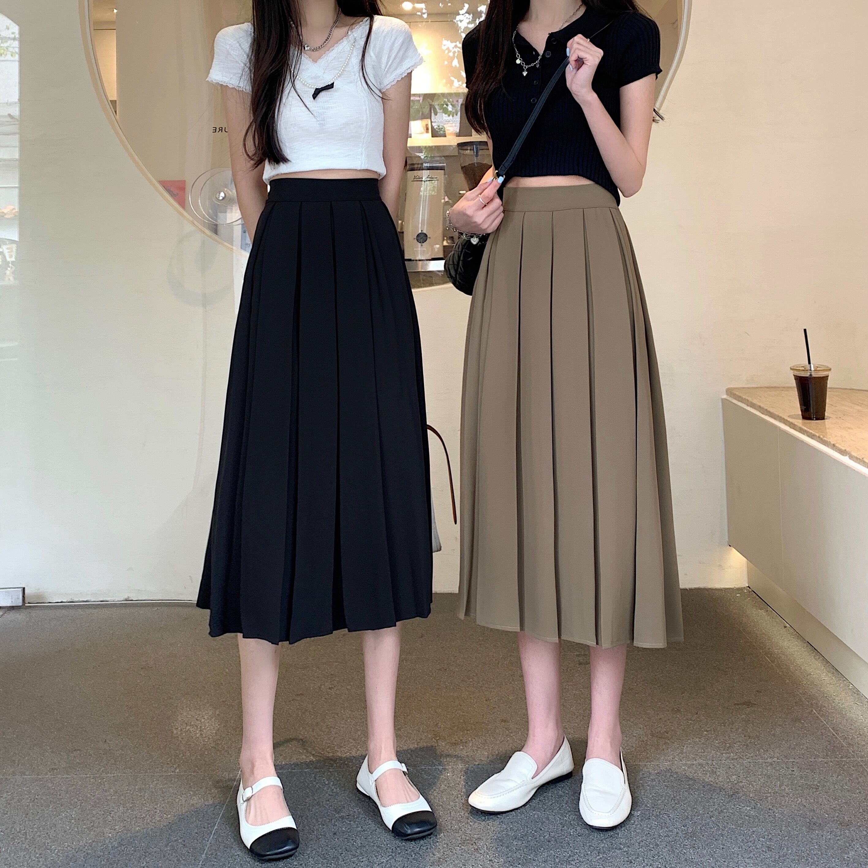 Chân váy đen xếp ly dáng xòe CV03-24 | Thời trang công sở K&K Fashion