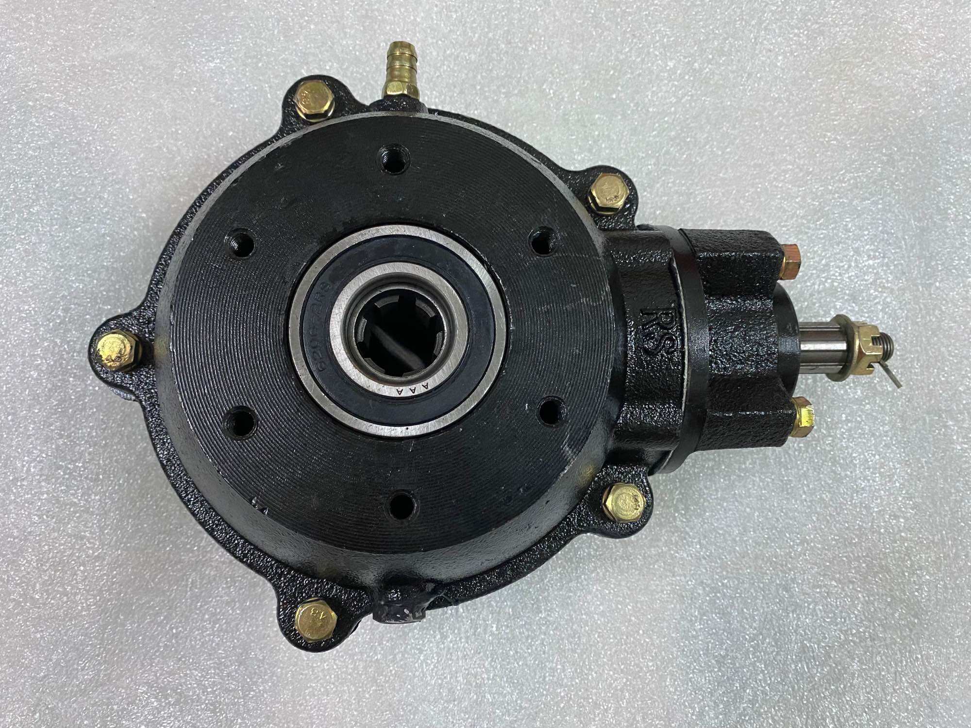 Đùm cầu bổ đôi,sọ cầu có visai lỗ trục láp 2 bên 6 răng 25mm,trục ra 6 răng 19mm