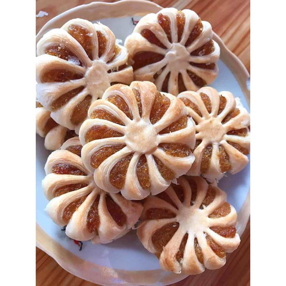 BÁNH HOA MAI NHÂN KHÓM