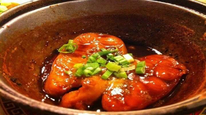 Nước màu dừa nguyên chất được làm 100% nước dừa tươi cho món kho có màu vàng nâu sánh .giúp món kho thơm ngon đậm vị..65k/500ml