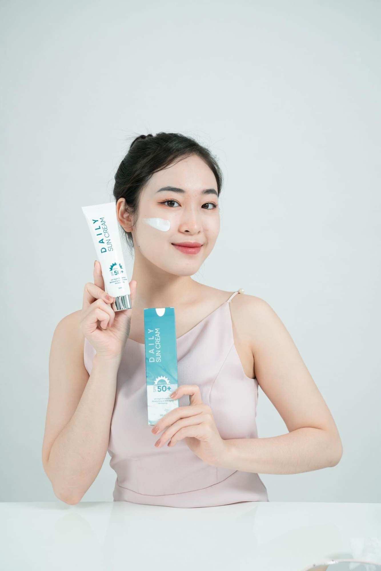 Kem Chống Nắng Daily Sun Cream 120ml