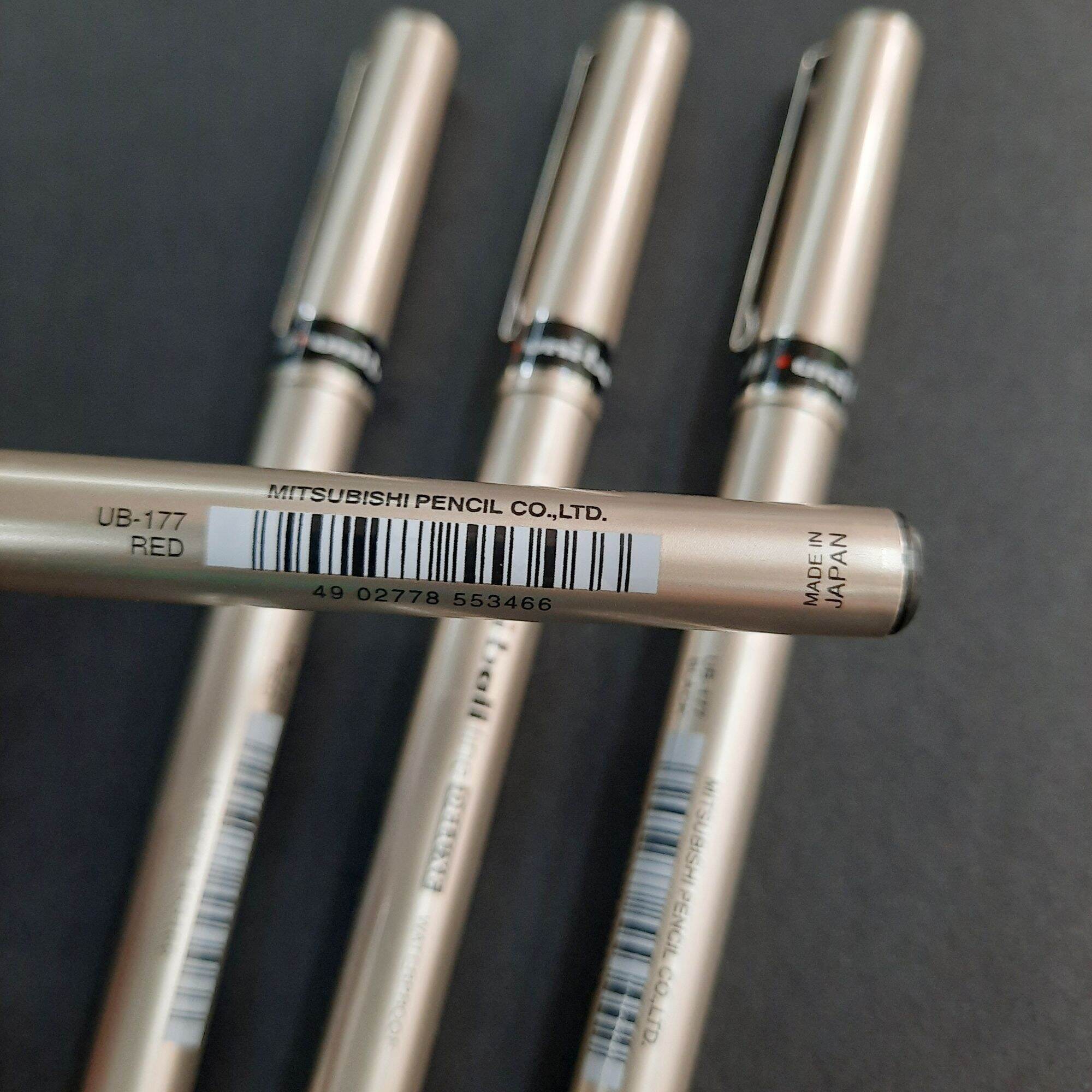 Bút uni-ball UB 177 ngòi 0.7mm (1 cái).