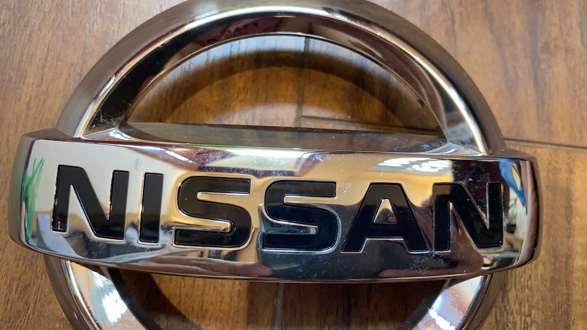 LOGO NISSAN SUNNY CHÍNH HÃNG