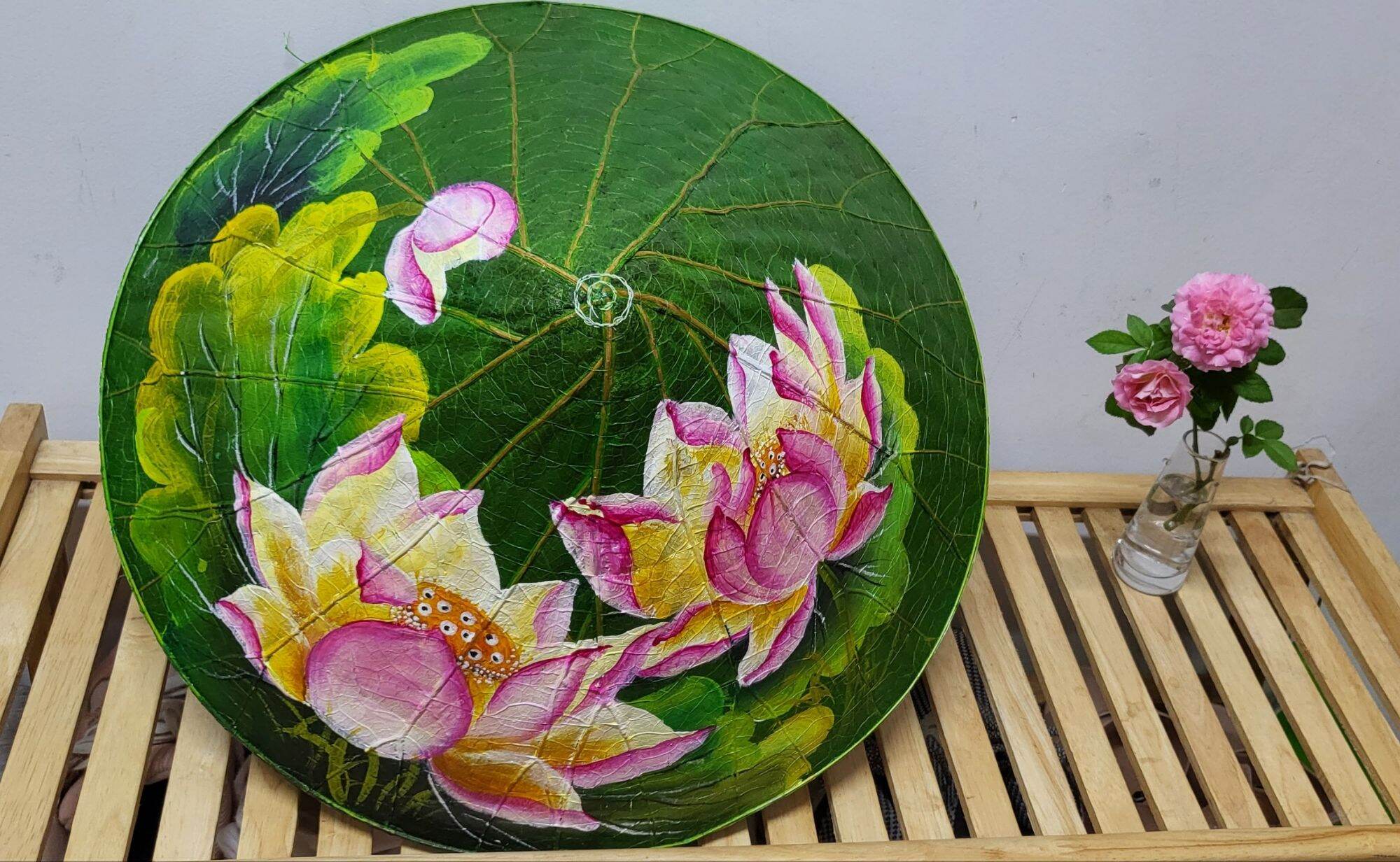 Nón lá sen vẽ hoa sen hồng