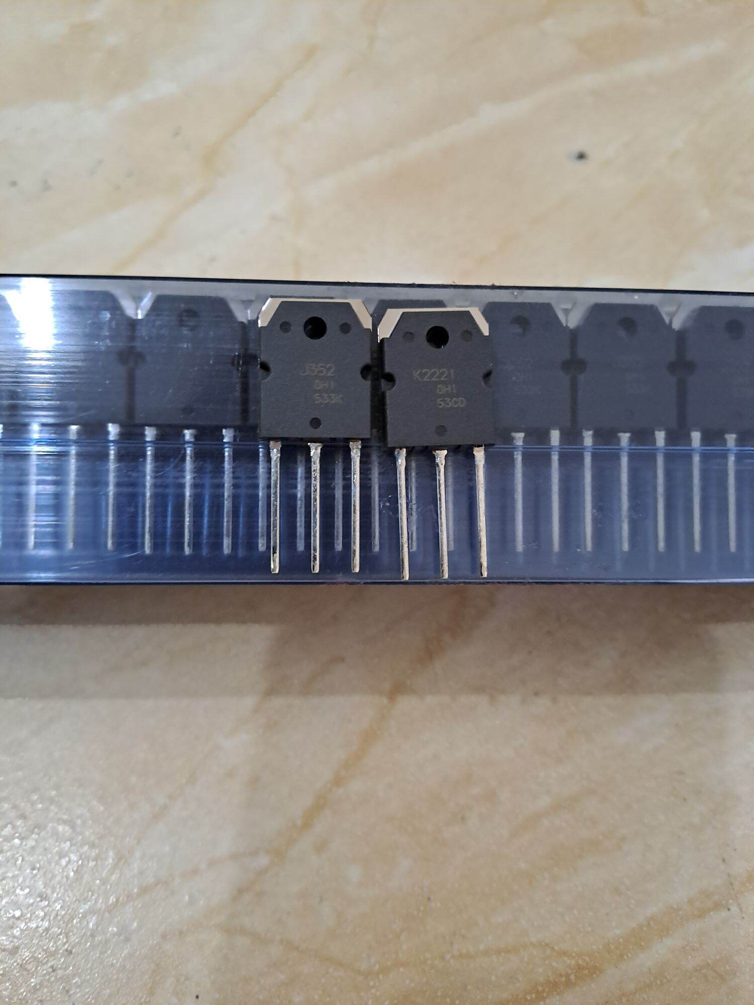 1 Cặp sò K2221 J352