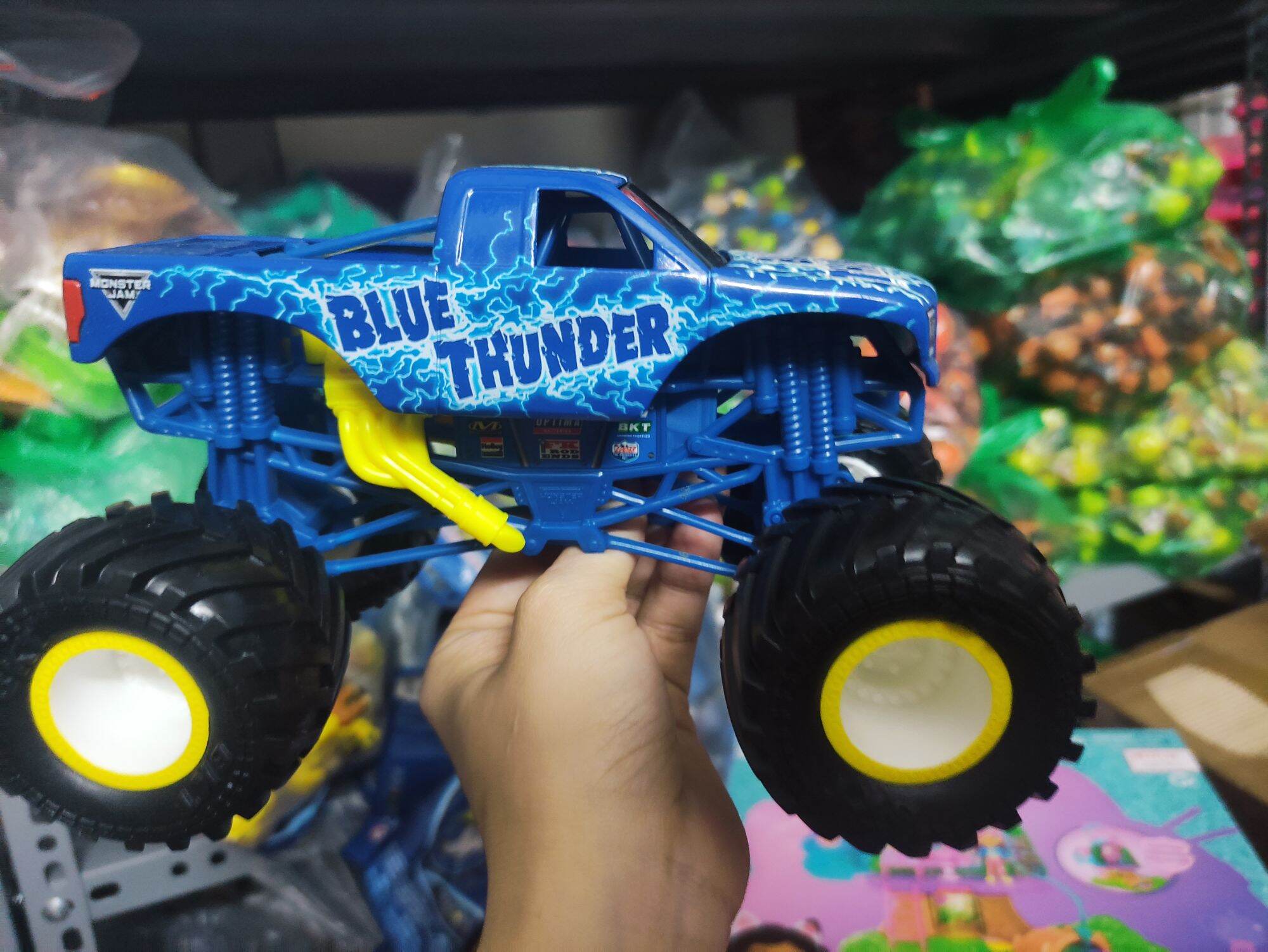 Xe Monster Jam Grave Digger màu đỏ mới về