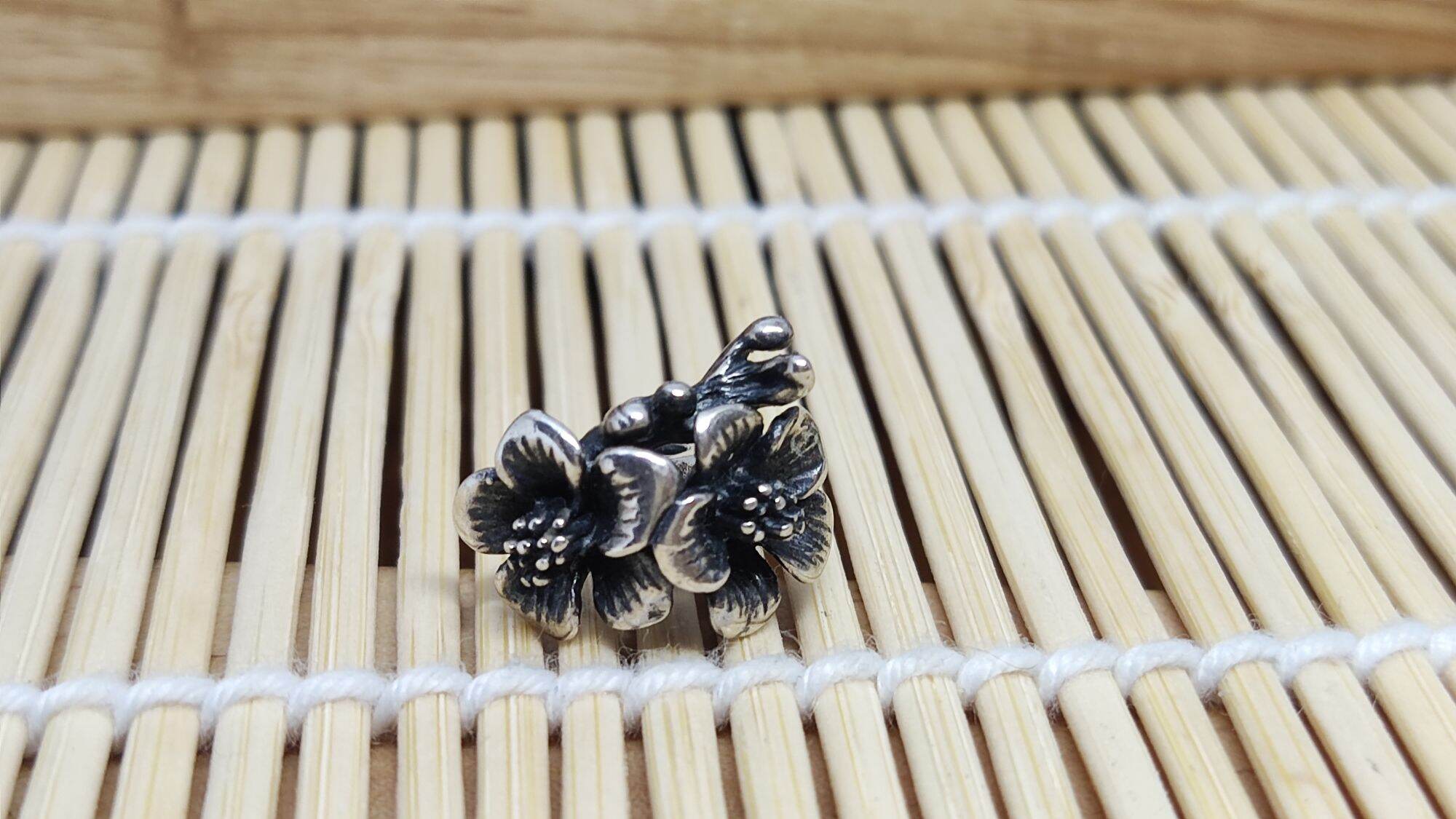 GauBee Charm bạc 925 cụm hoa đôi, có chặn cao su