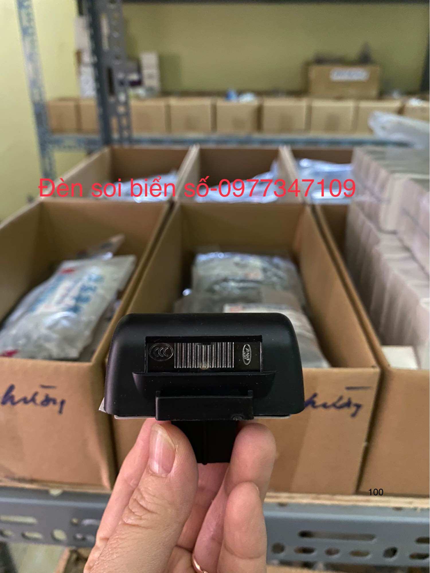 Đèn soi biển số Ford Transit