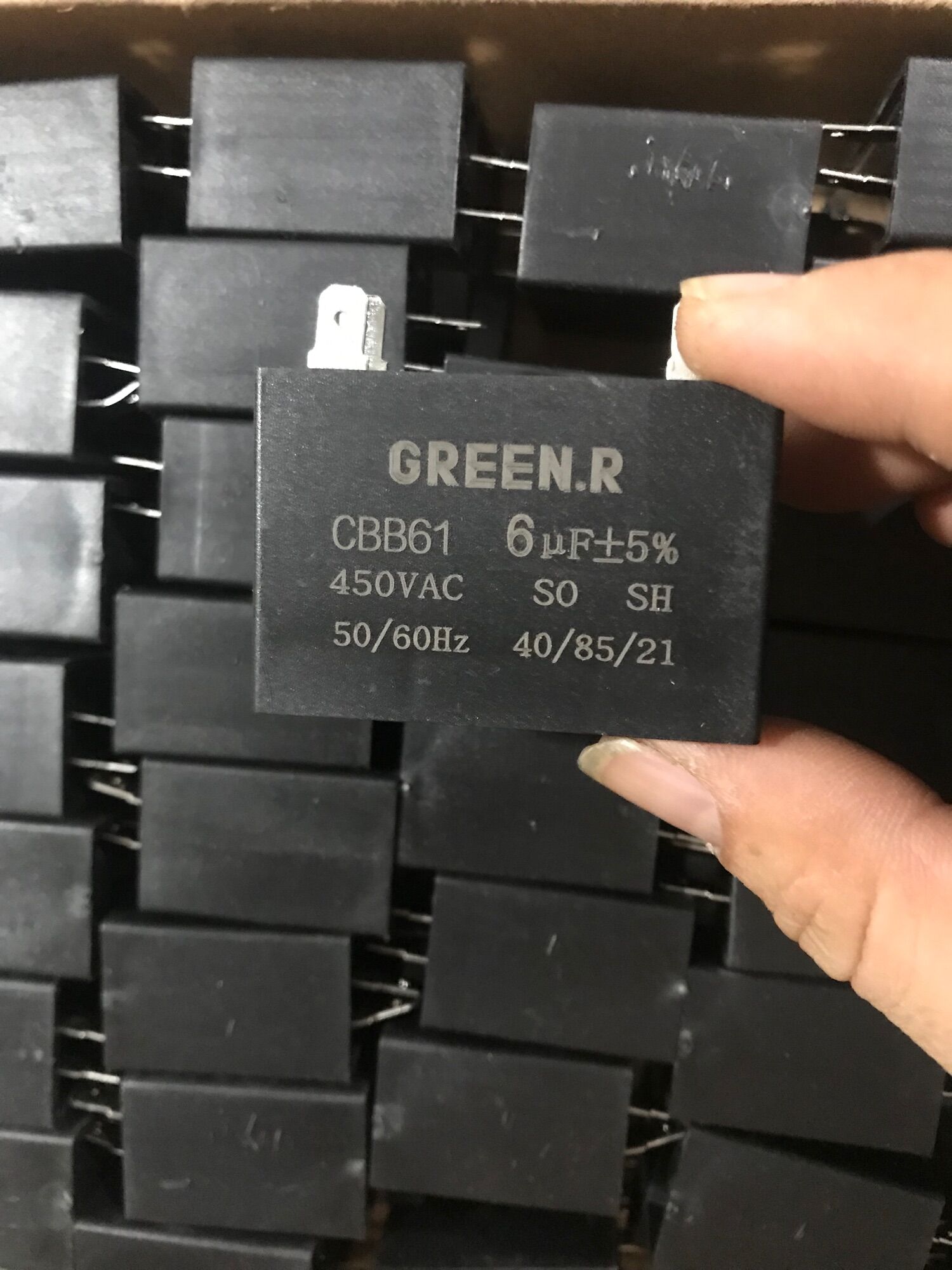 Tụ Điện 6UF Chạy Quạt Điều Hòa,Quạt Hơi Nước ,Máy Bơm,Quạt Bàn,Quạt Cây...