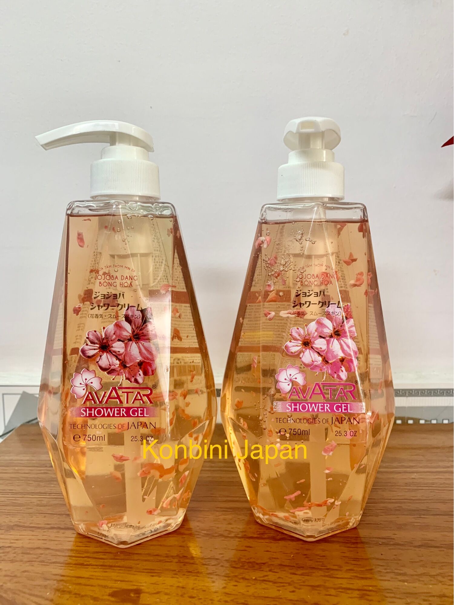 Sữa tắm thơm mịn jojoba cánh hoa 750ml