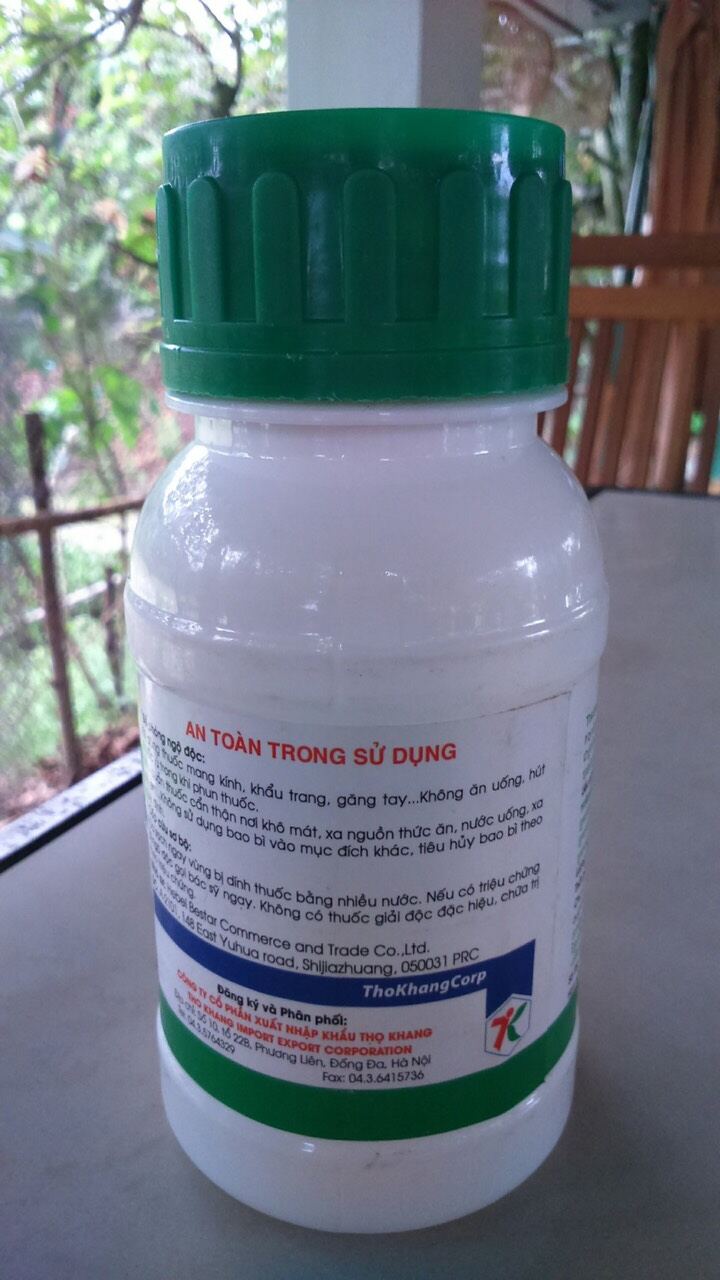 diệt cỏ trong cây ngô bắp.