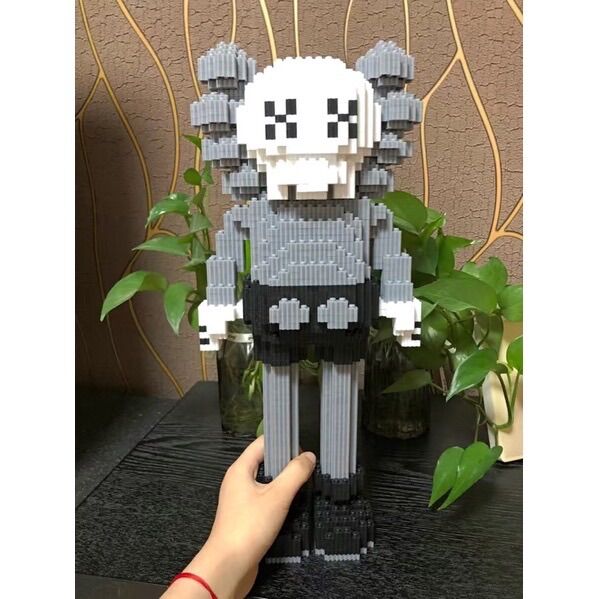 Xếp hình lắp ráp KAWS sz lớn