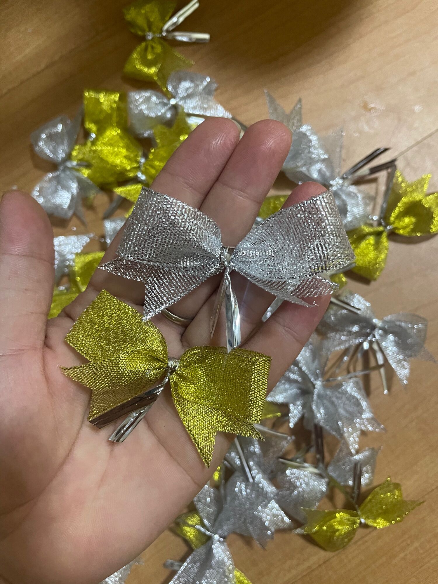 Bịch 20 nơ kim tuyến trang trí