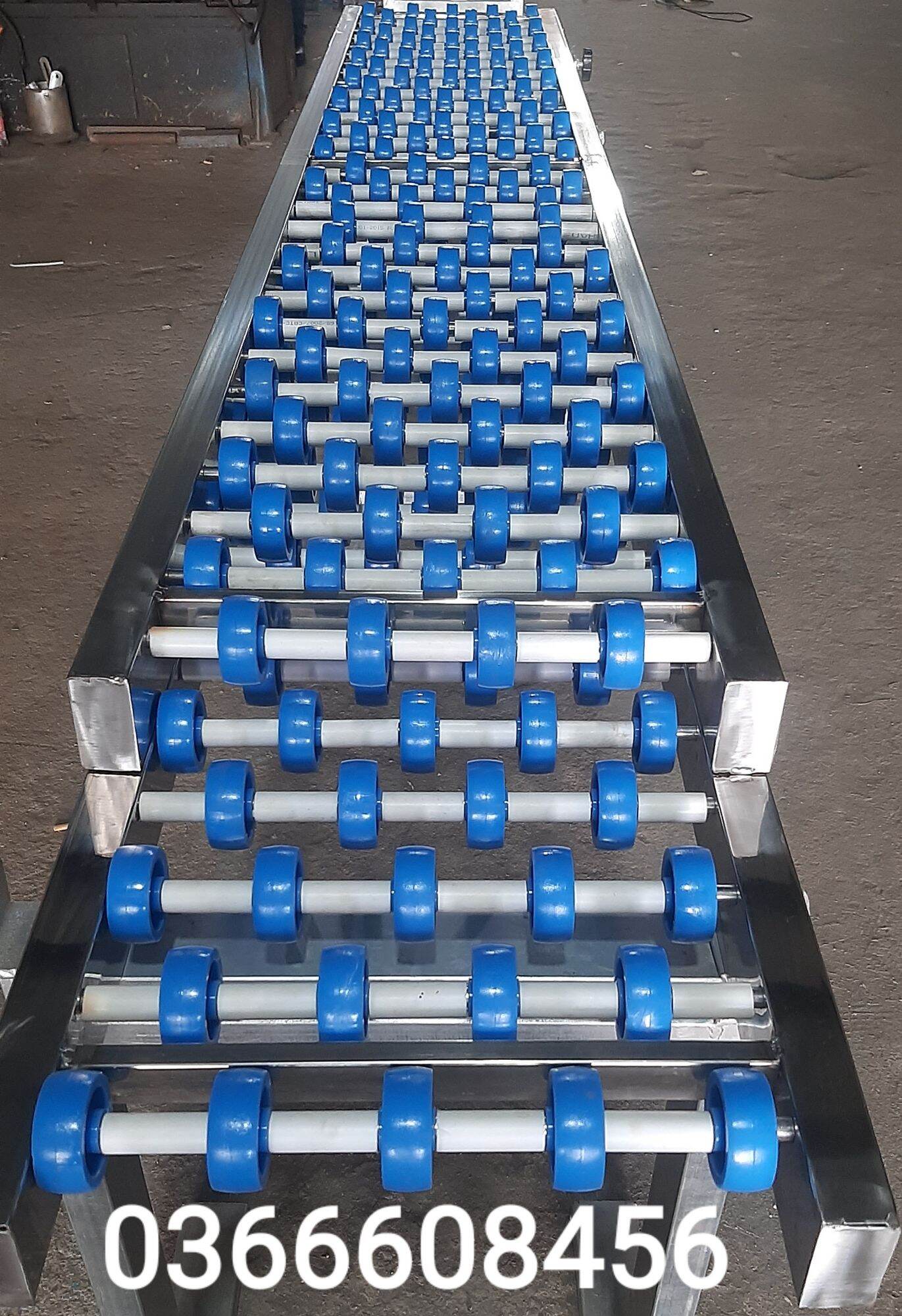 thang con lăn nhựa khung inox
