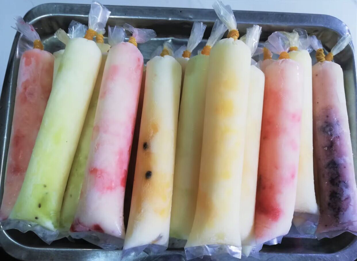 Set 10 bịch sữa chua trái cây mix 8 vị ngẫu nhiên