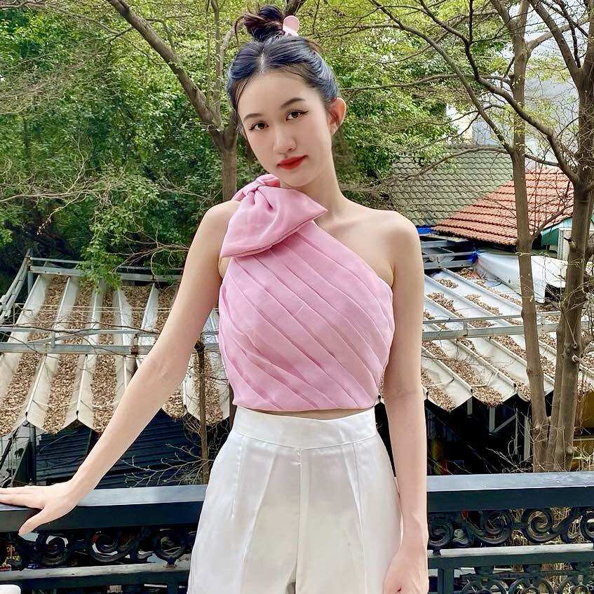 ÁO CROPTOP NƠ LỆCH VAI XẾP LY ĐỄ THƯƠNG