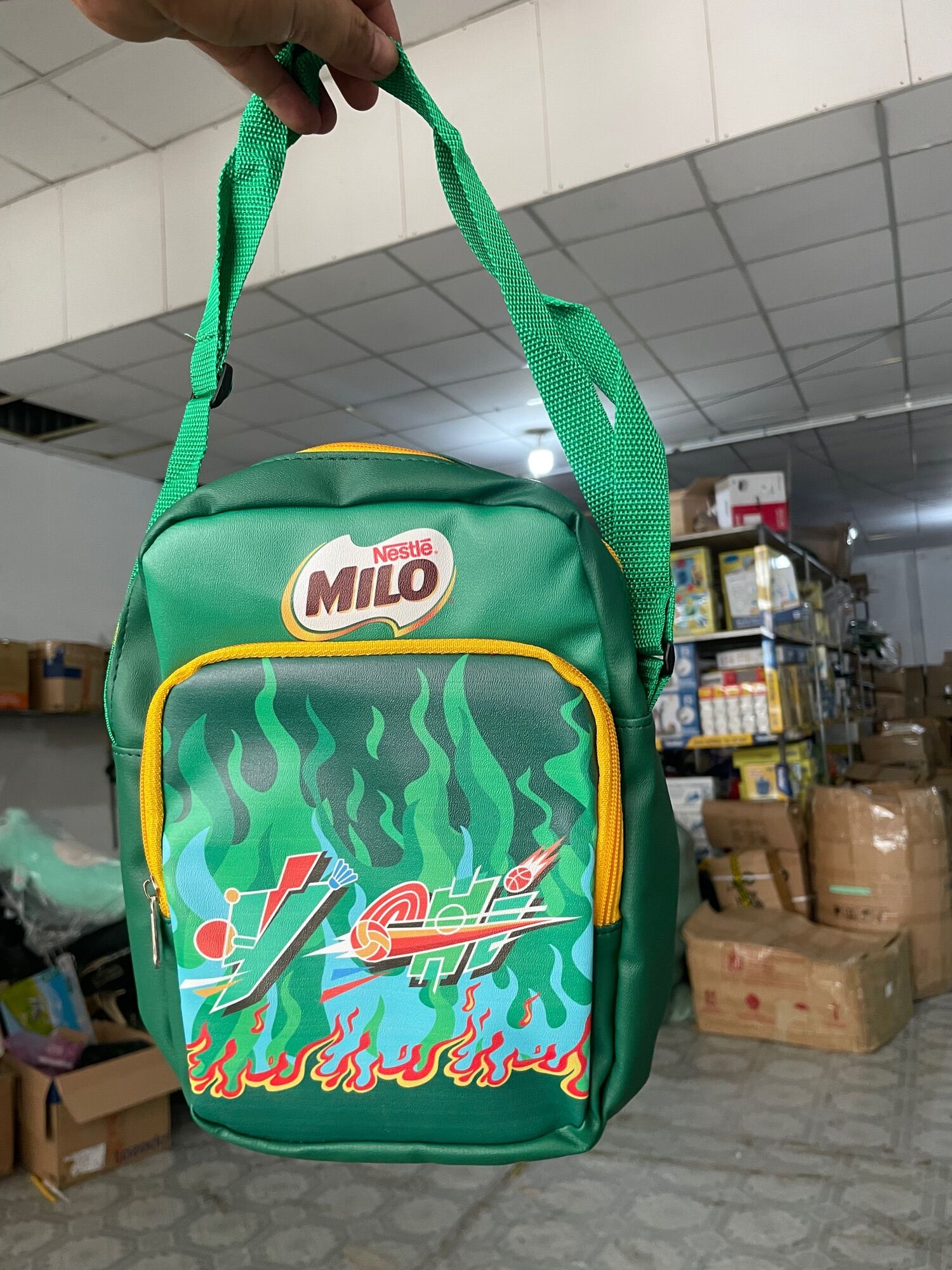 —-Túi đeo milo