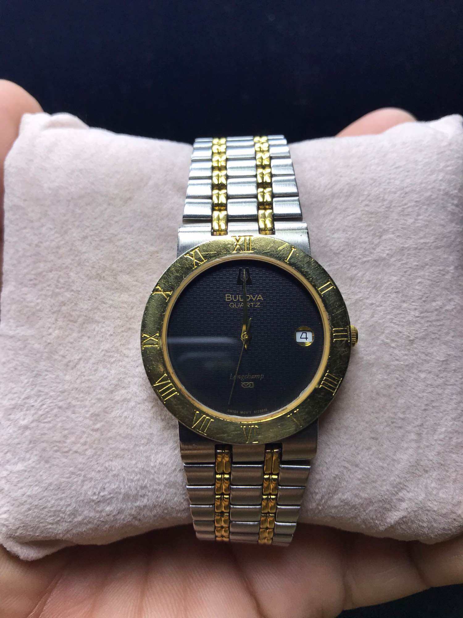Đồng hồ Si Nữ hiệu Bulova Thụy Sĩ . Hàng đã qua sử dụng