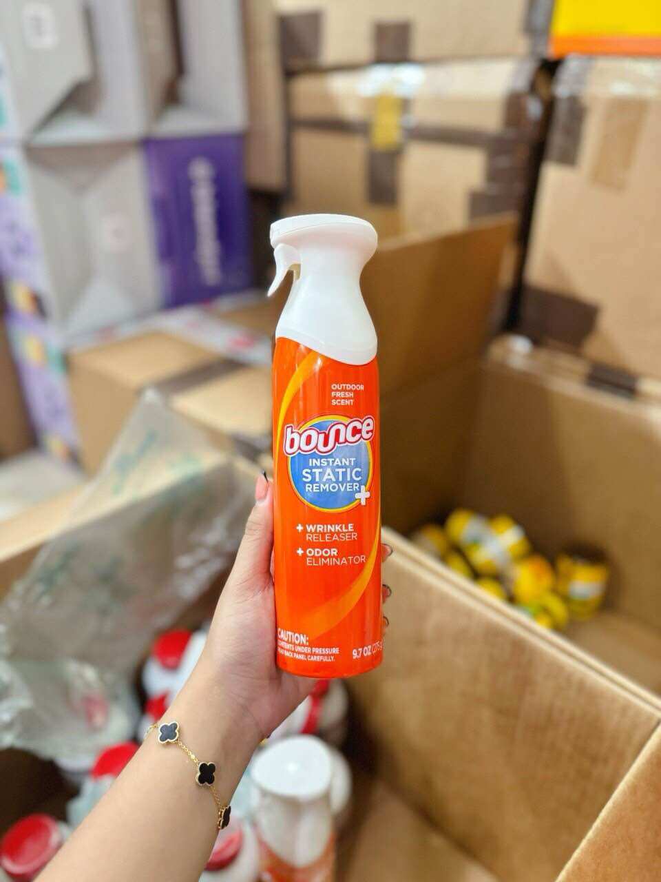 [HCM]Chai xịt thẳng và khử mùi quần áo Bounce Hàng Mỹ chính hãng (1 chai)