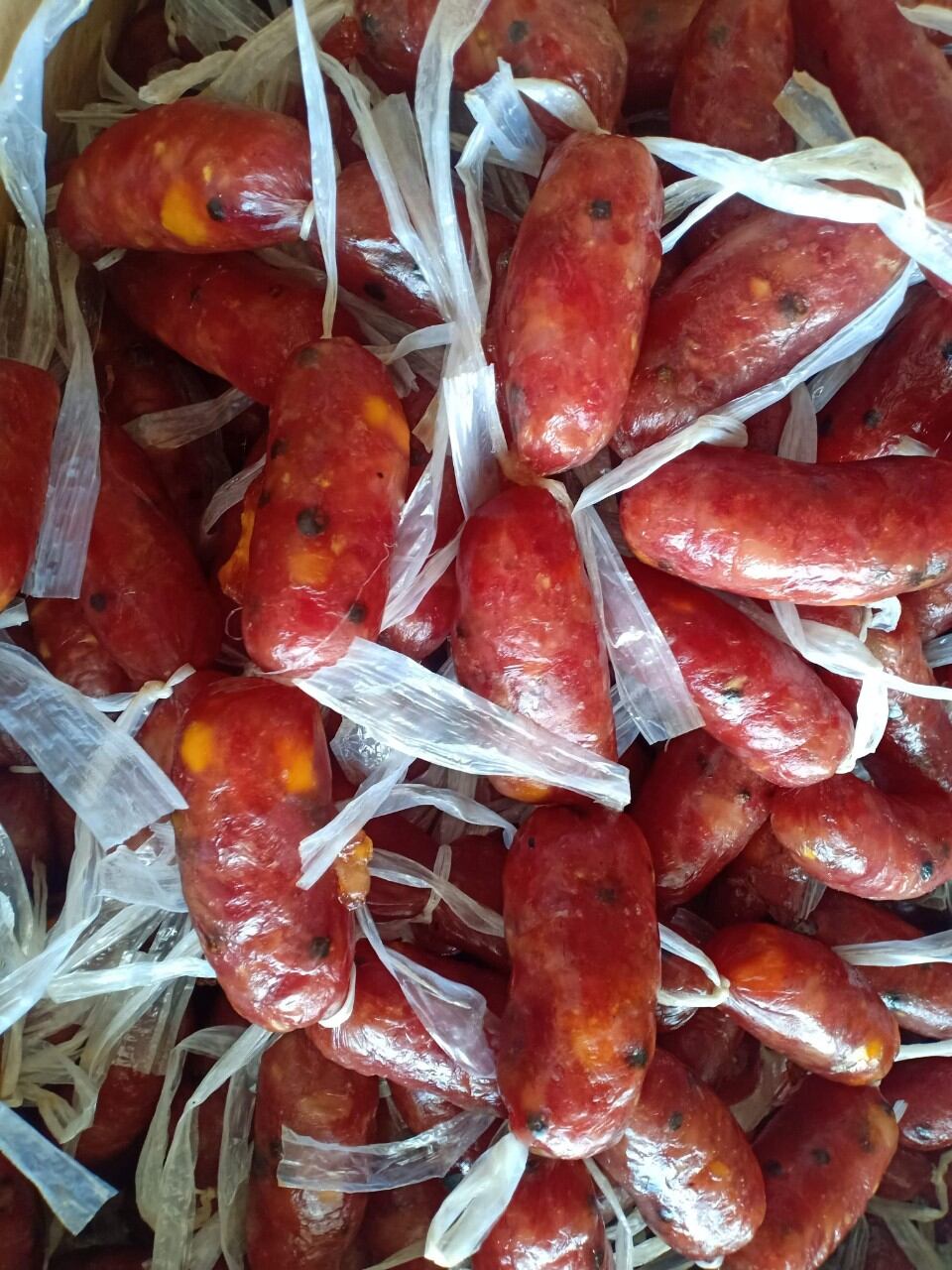500g Lạp xưởng tươi trứng muối đặc sản miền Tây. Cai Lậy ,nhiều nạc ,túi hút chân không.