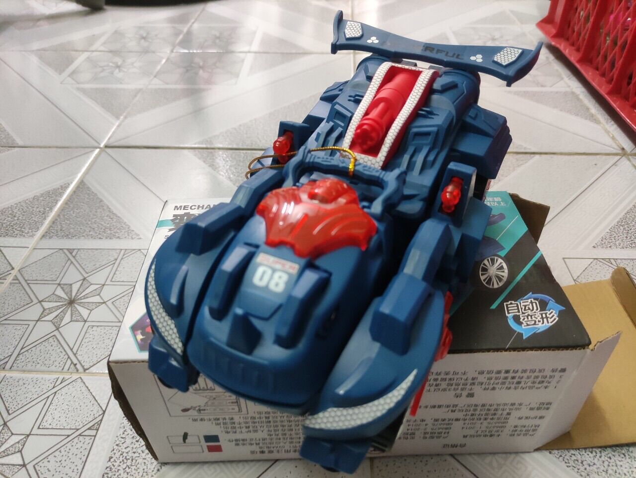 Xe Robot biến hình có nhạc
