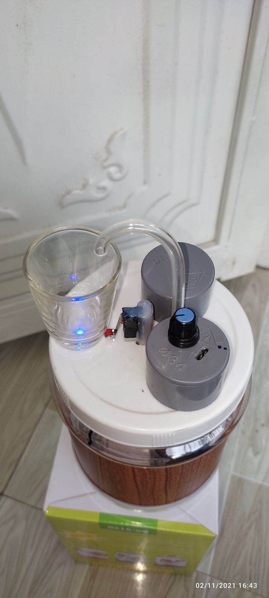 bình rót r,ượu tự động giá rẻ 1,5 lít