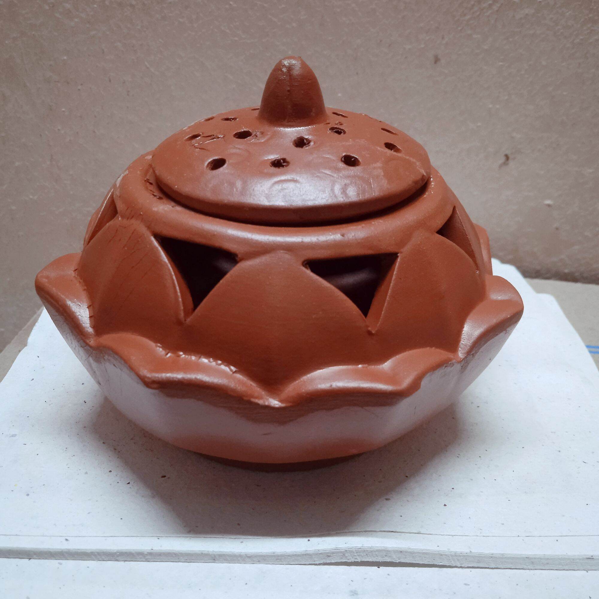 Lư xông trầm gốm sứ bát tràng hoa sen cho Phật/ lư xông trầm bát tràng hoa sen cho mẹ/ lư xông trầm đk 13cm