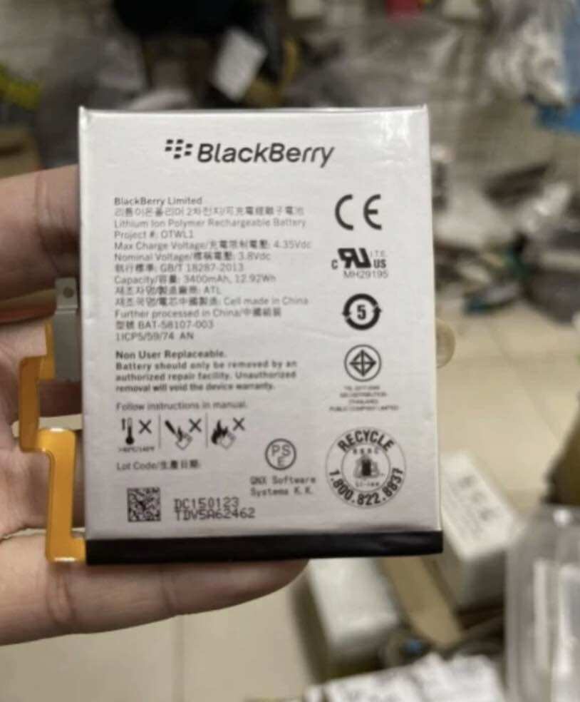 Pin Blackberry Passport Thường và Passport Silver