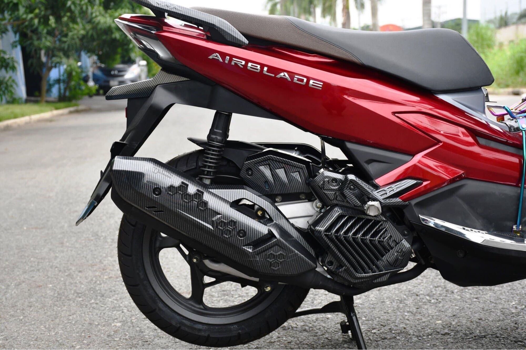 Nắp Nước Xe Airblade Mới Đời 2023 Xi Mạ Crom & Carbon