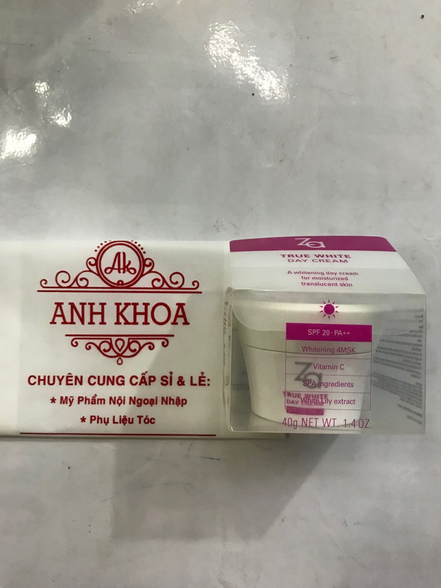 Cặp kem dưỡng da Za ngày và đêm