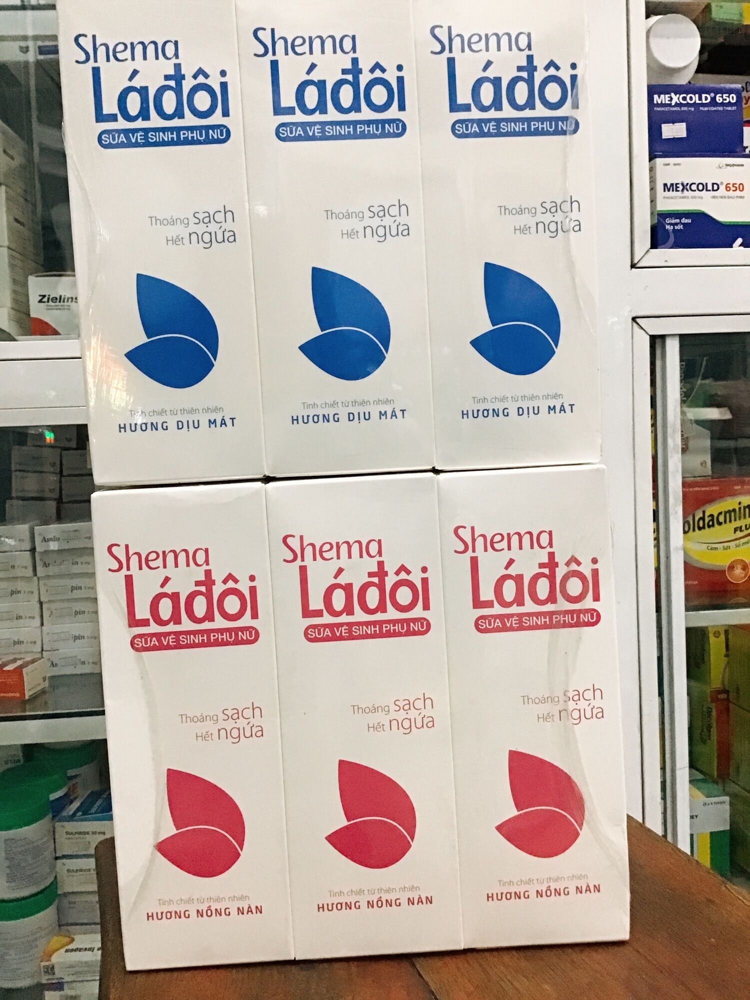 Dung dịch vệ sinh shema lá đôi chai 200ml
