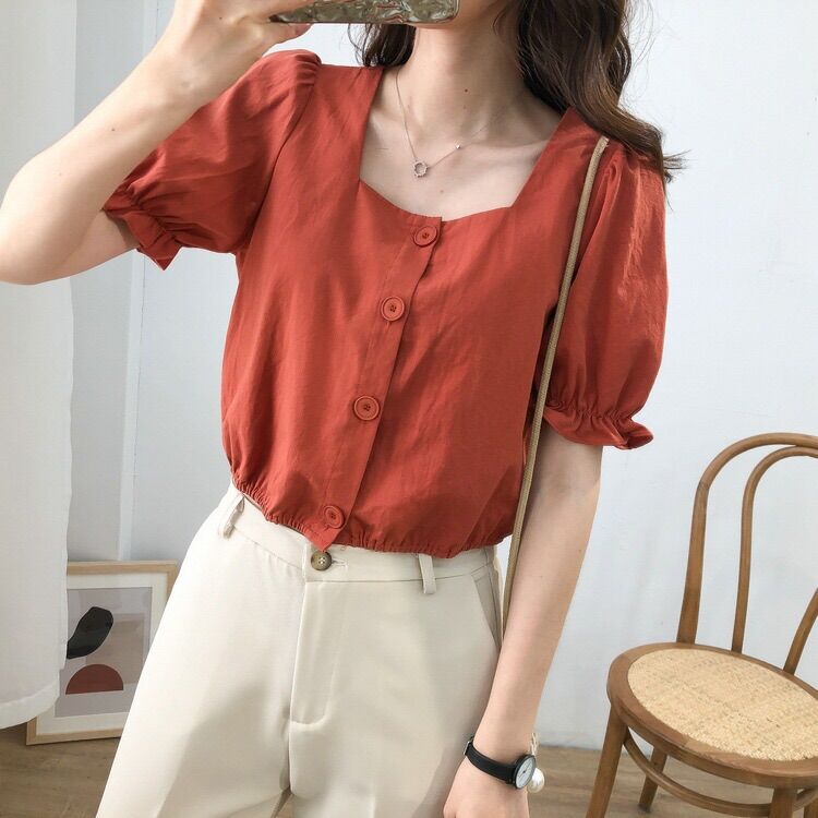 Áo cổ vuông tay phồng phong cách vintage