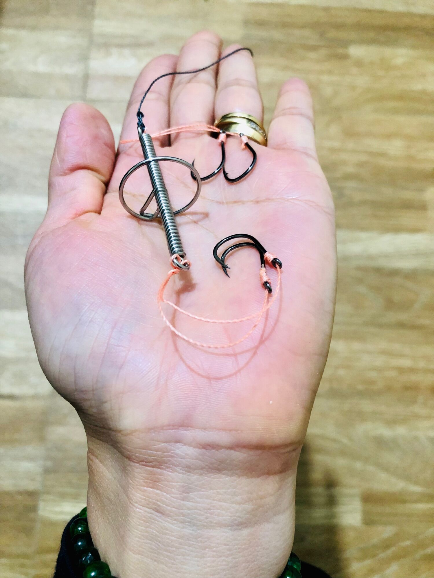 Lăng xê(lancer) độ buộc sẵn lưỡi.