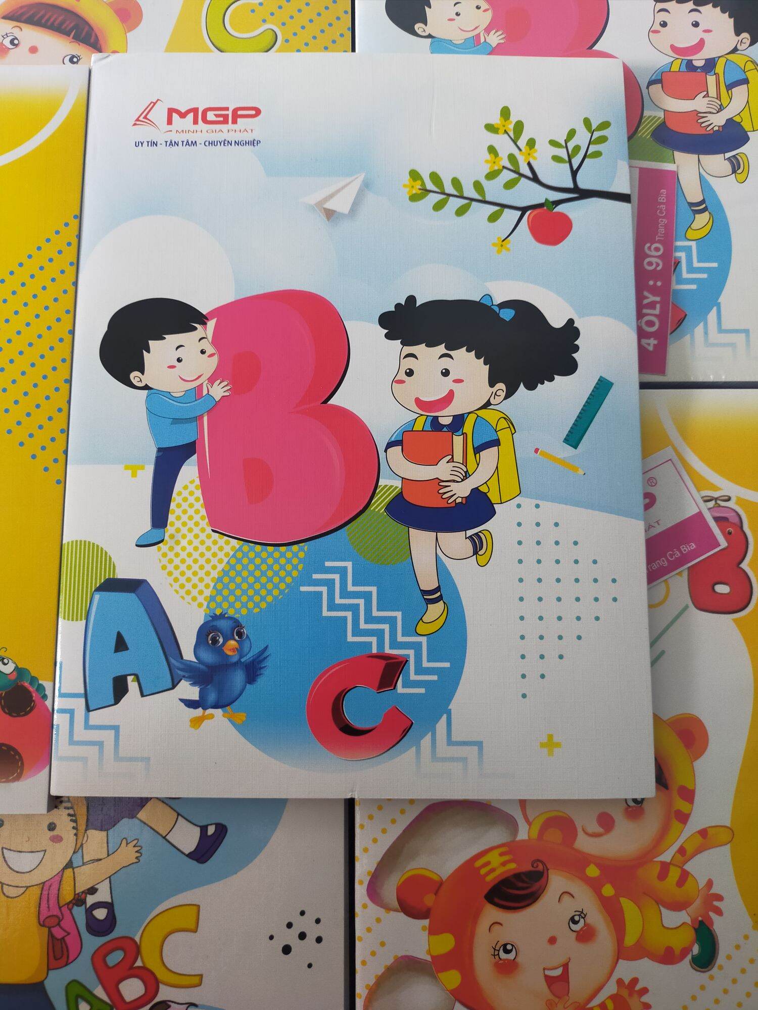 5 Quyển  Tập   Vở    4 ÔLy  96 Trang ( Loại Dày 80gam)