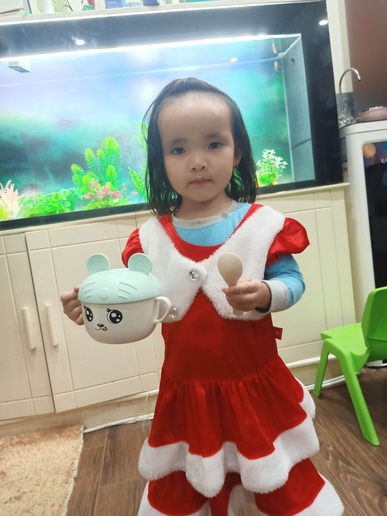 Bát ăn dặm lúa mạch hình thú kèm nắp đậy và thìa cho bé