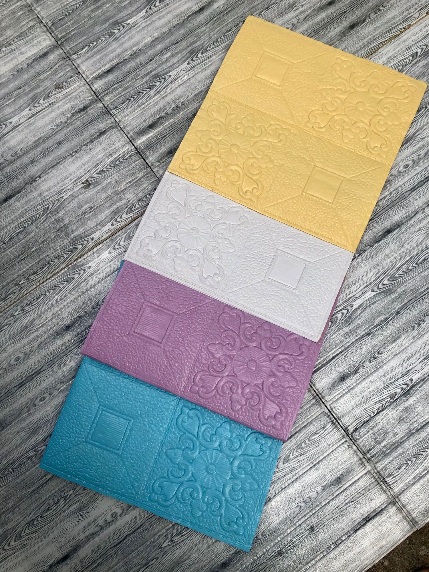 Xốp dán tường Hoa Văn Tim 35x35cm
