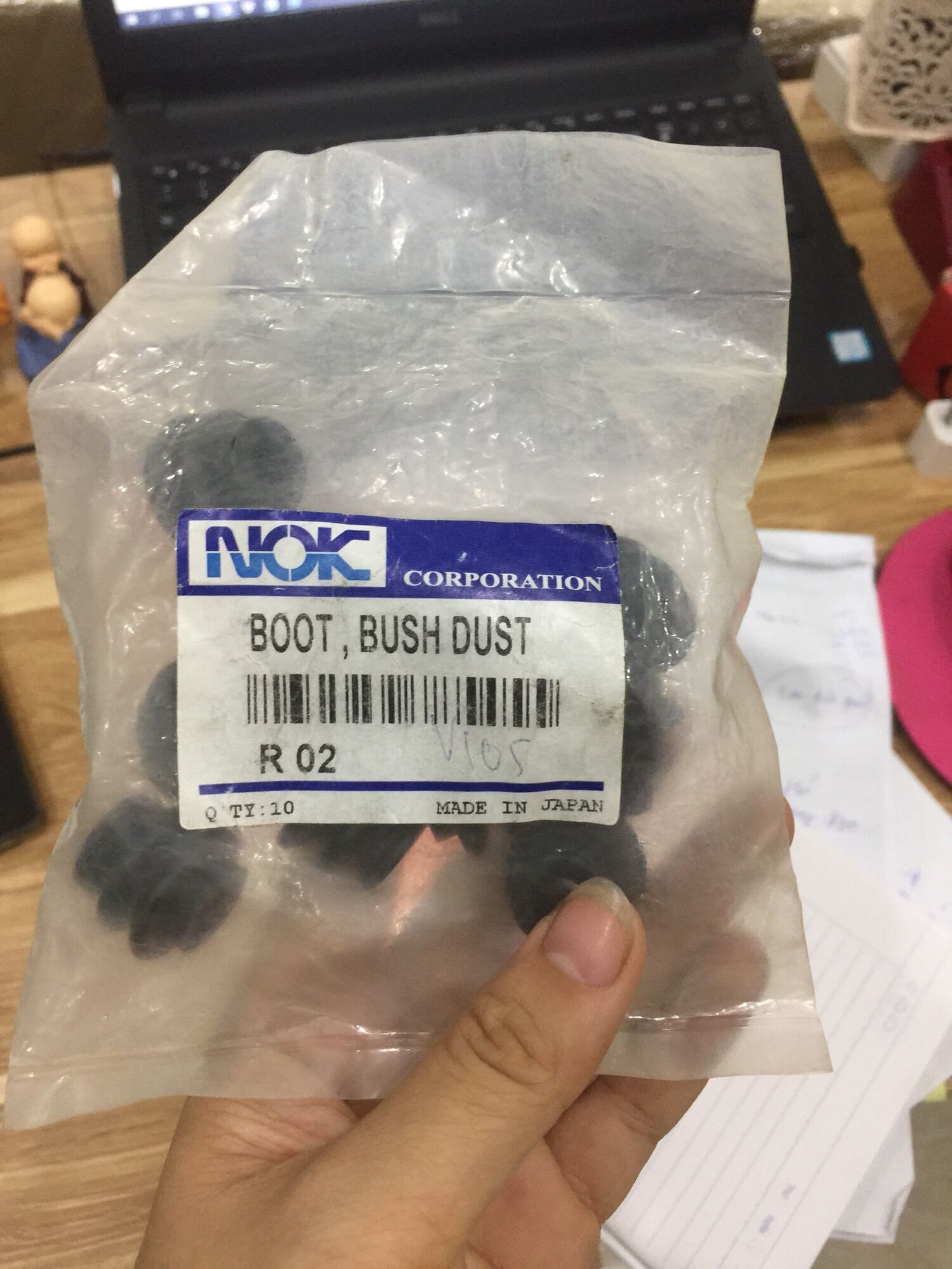 1 cái Cao su chụp bụi ắc phanh TRƯỚC VÀ SAU Toyota Vios 2001-2022