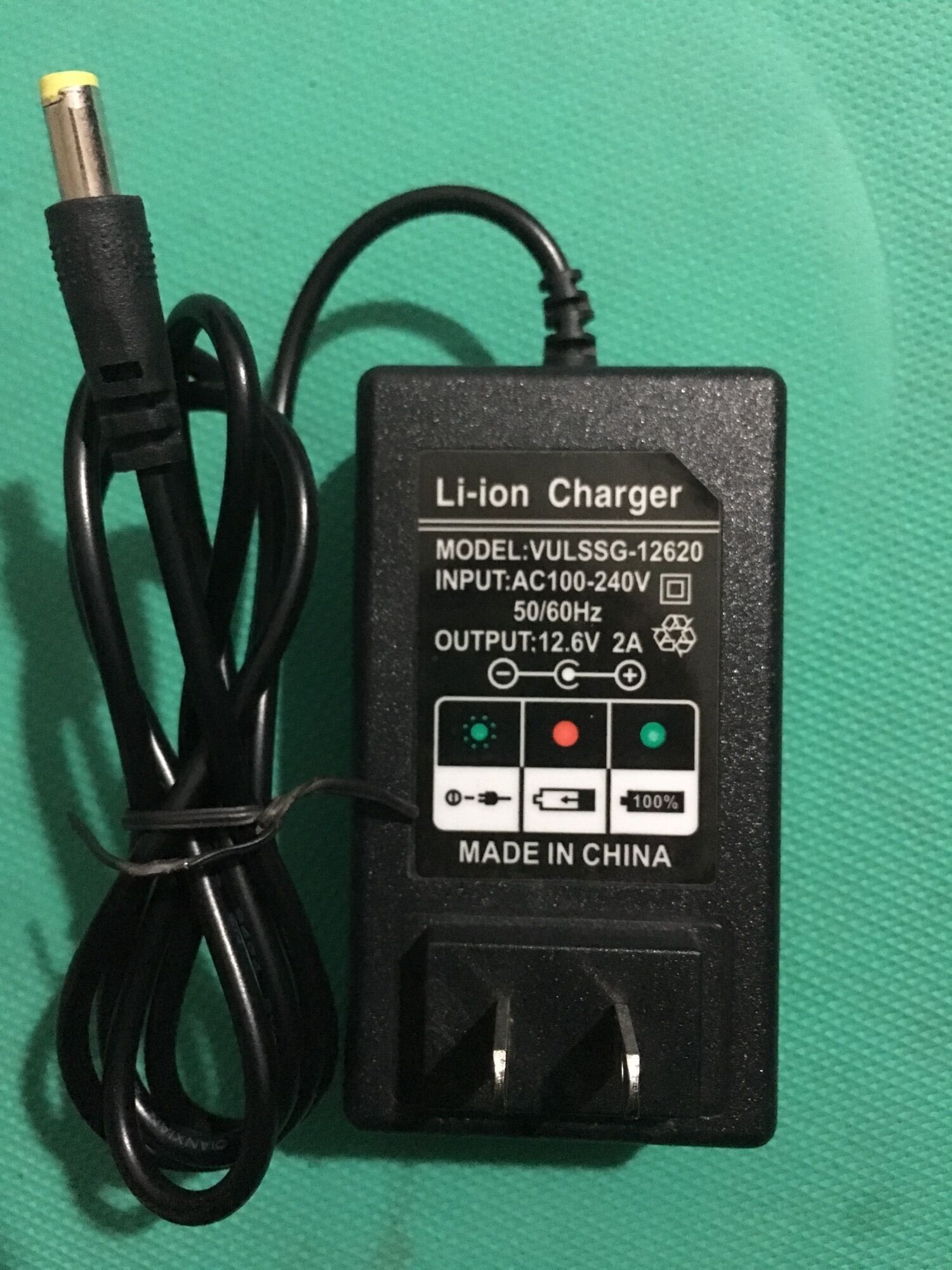 Sạc 3s 12.6v 2a có đèn báo khi đầy pin