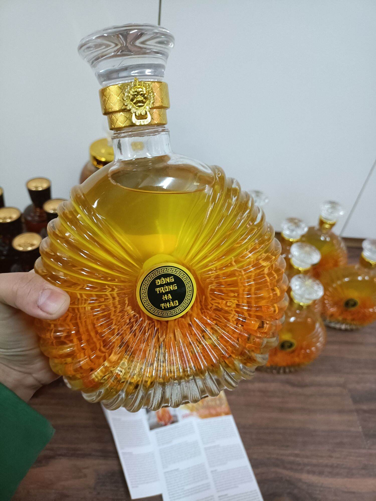 RƯỢU ĐÔNG TRÙNG HẠ THẢO