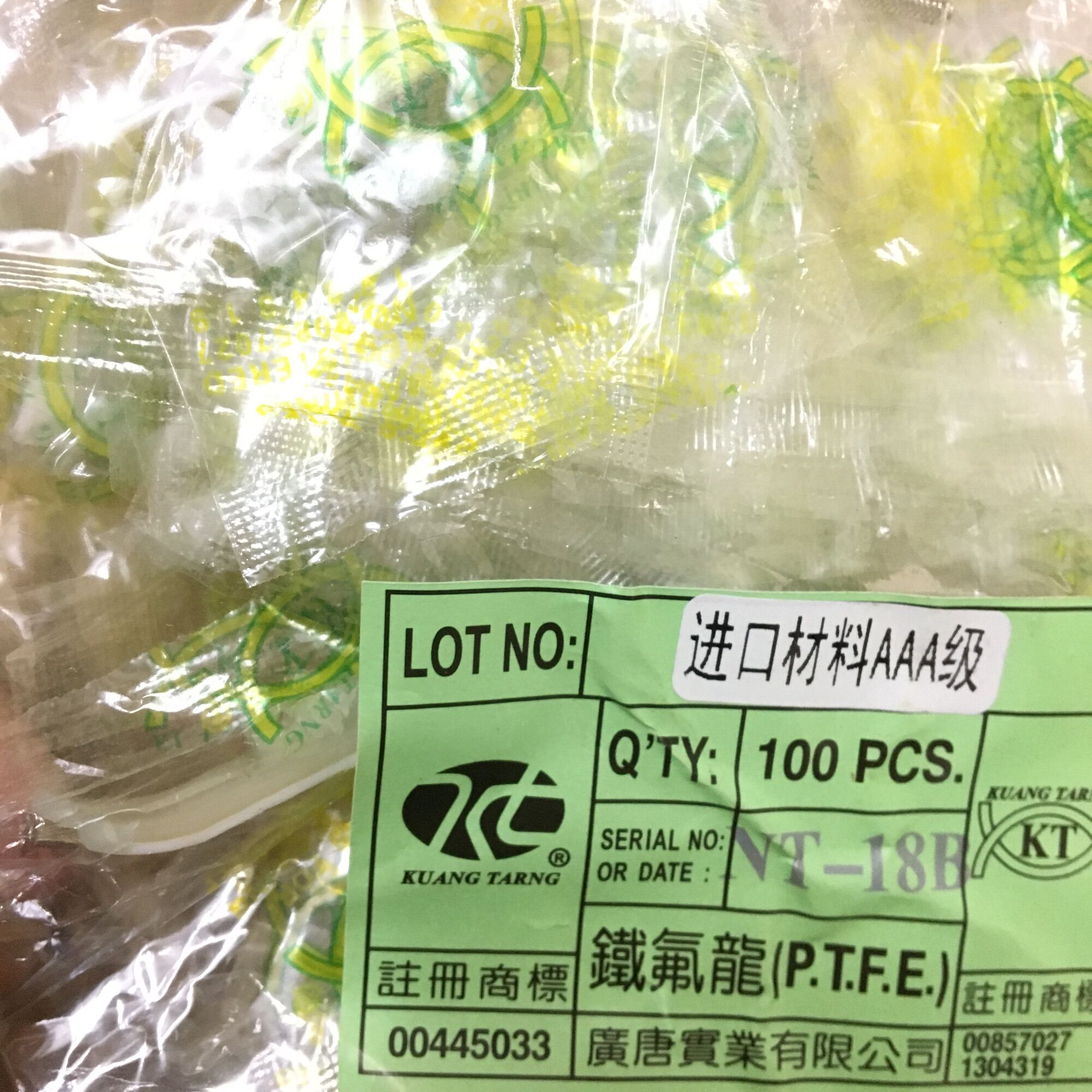 Đế chân vịt nhựa MT18 (1 túi to /100c)