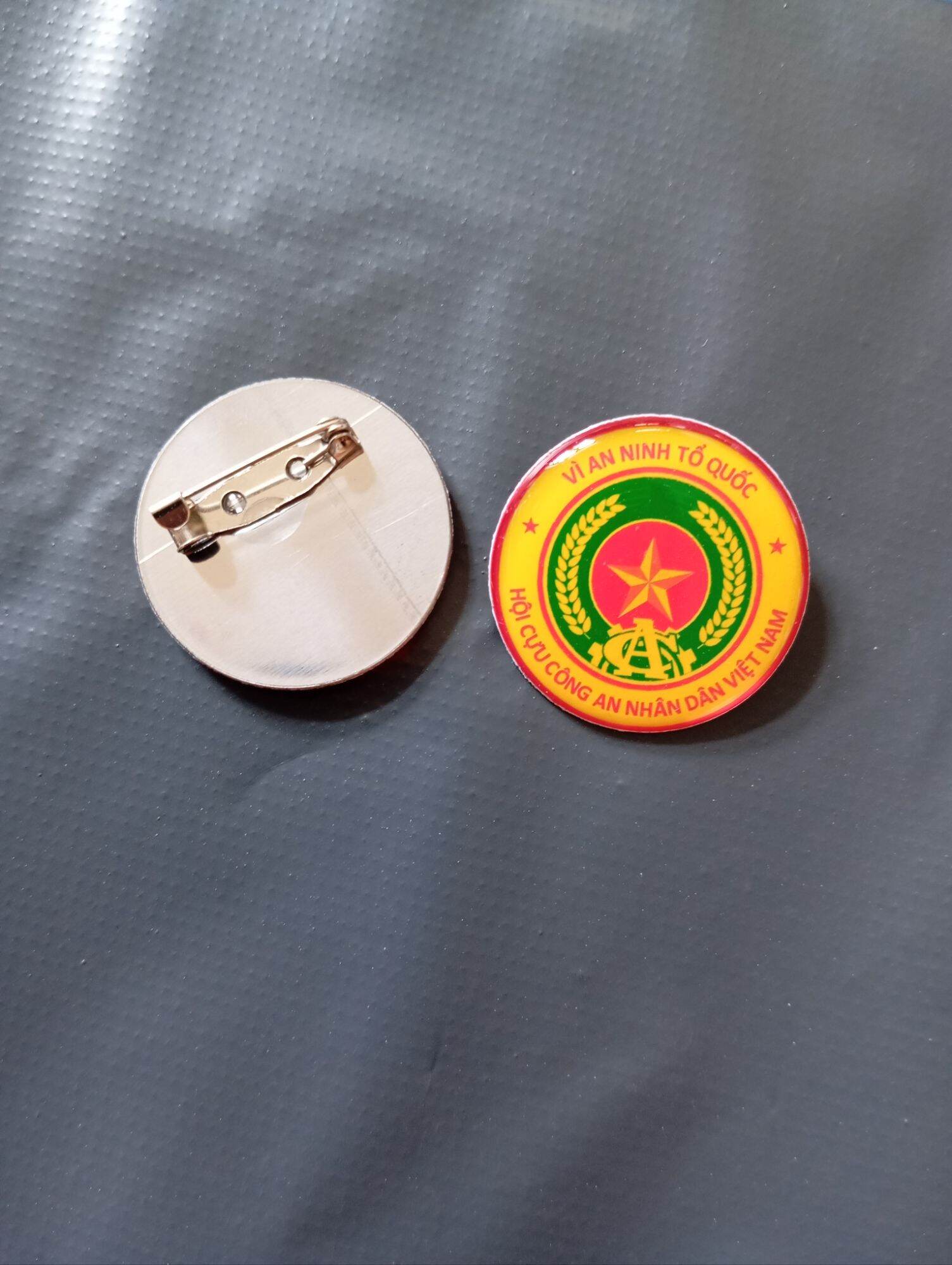 Huy hiệu hình Bác Hồ. CCB Việt Nam