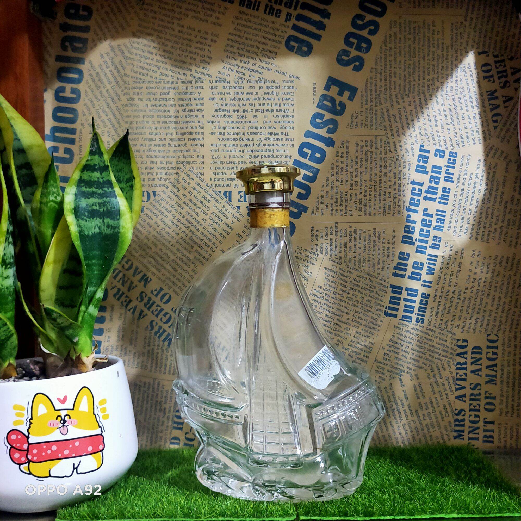 Vỏ chai XO thuyền độc đáo