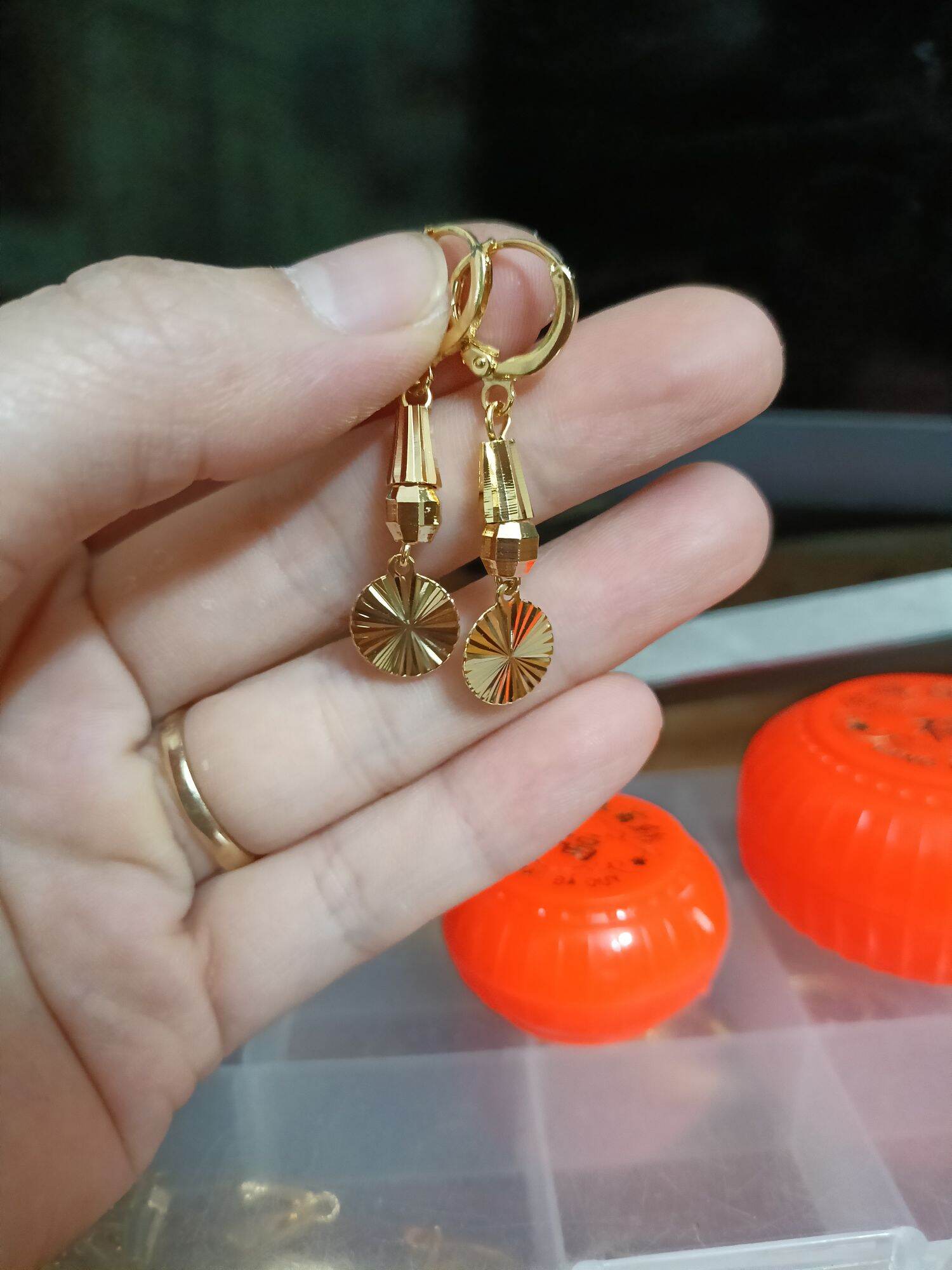 combo 2 bông tai tặng nhẫn như ảnh