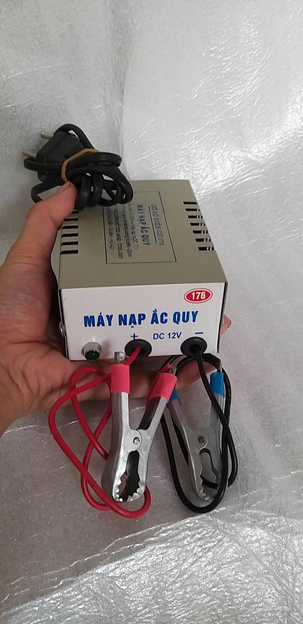 Máy nạp ắc quy 12v.dành cho xe máy