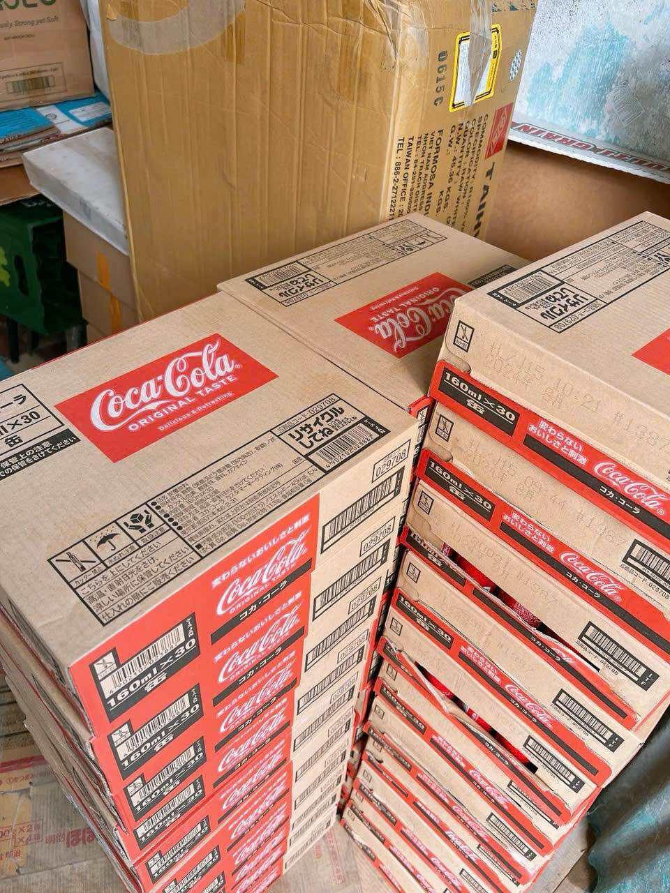 Coca Cola Lon Mini Original Taste 160ml x 30 Lon Của Nhật - Date 08 2024