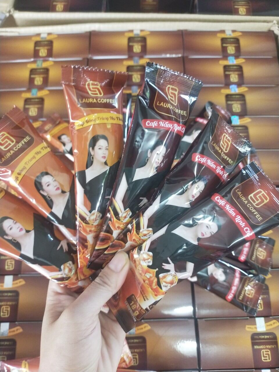 Cà phê Đông Trùng Hạ Thảo Laura Coffee