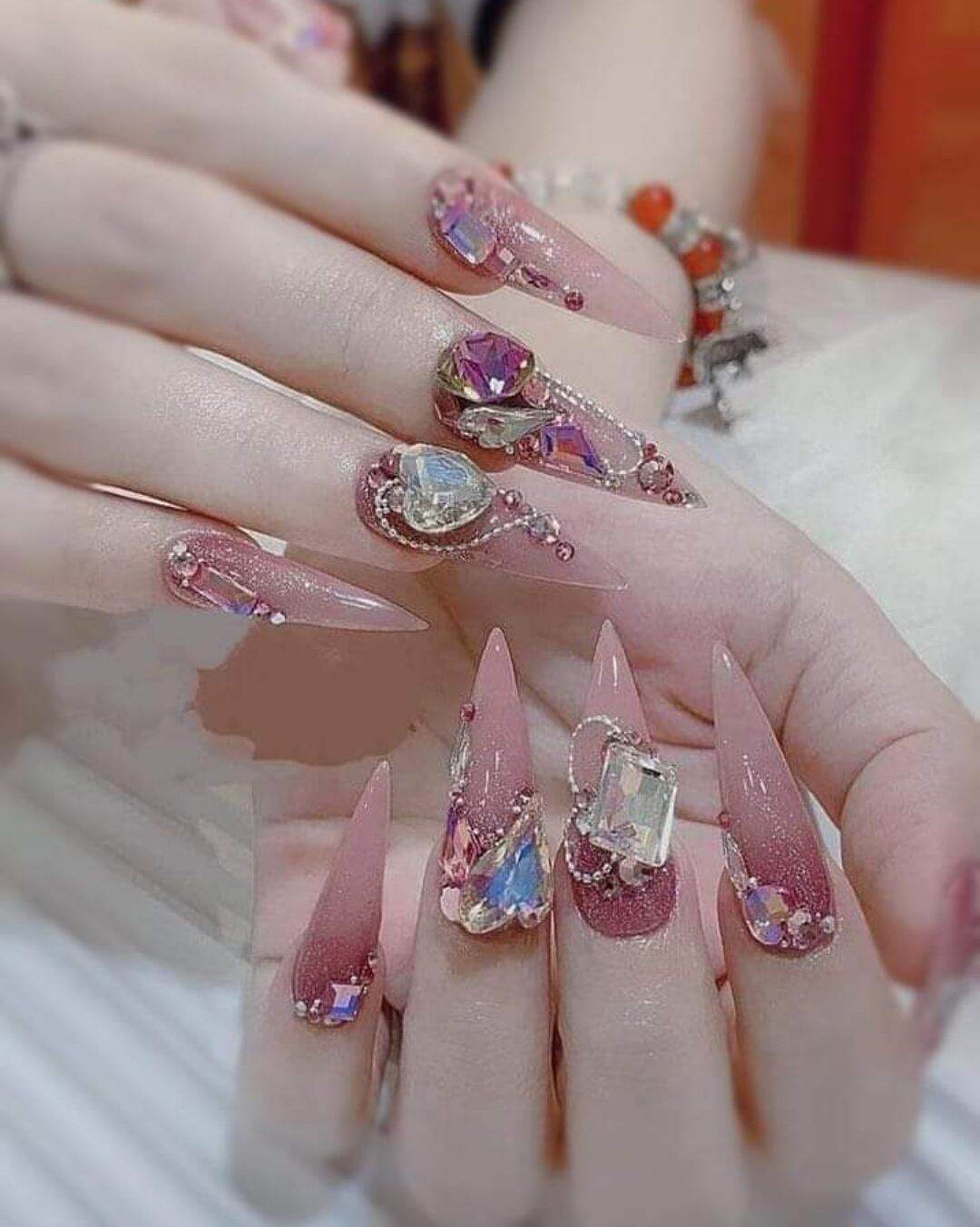 Nailbox thiết kế mẫu móng maù nhũ hồng , cô dâu A921