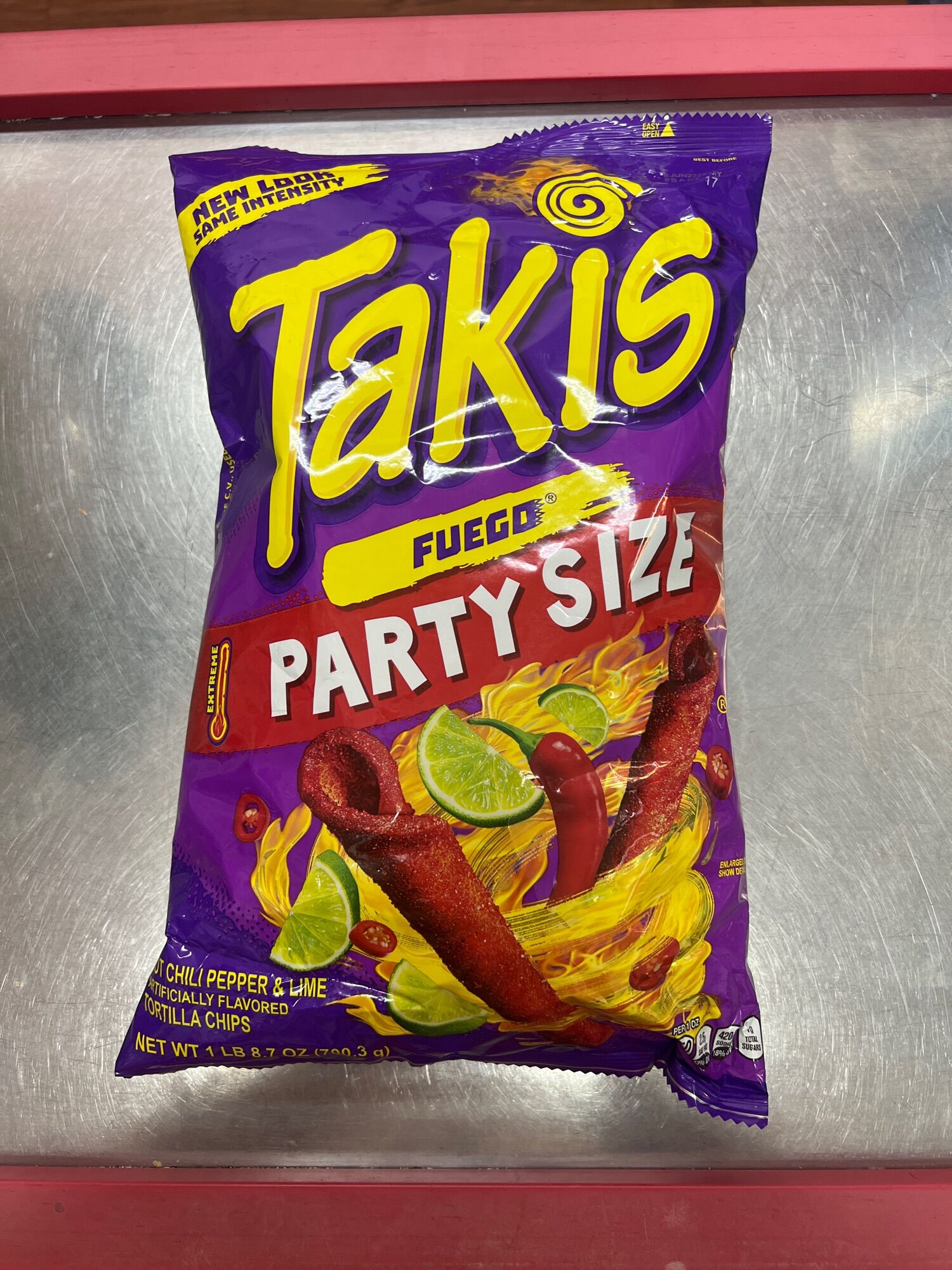 Chips takis party size mỹ 700.3g - sx tại mexico- hsd 03/2024